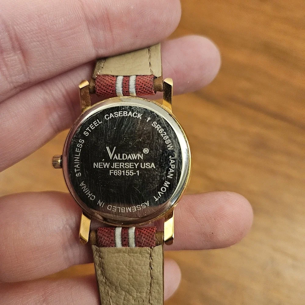 Valdawn American Flag Timepiece Analog Quartz‎ Gold Tone USA Flag UNTESTED